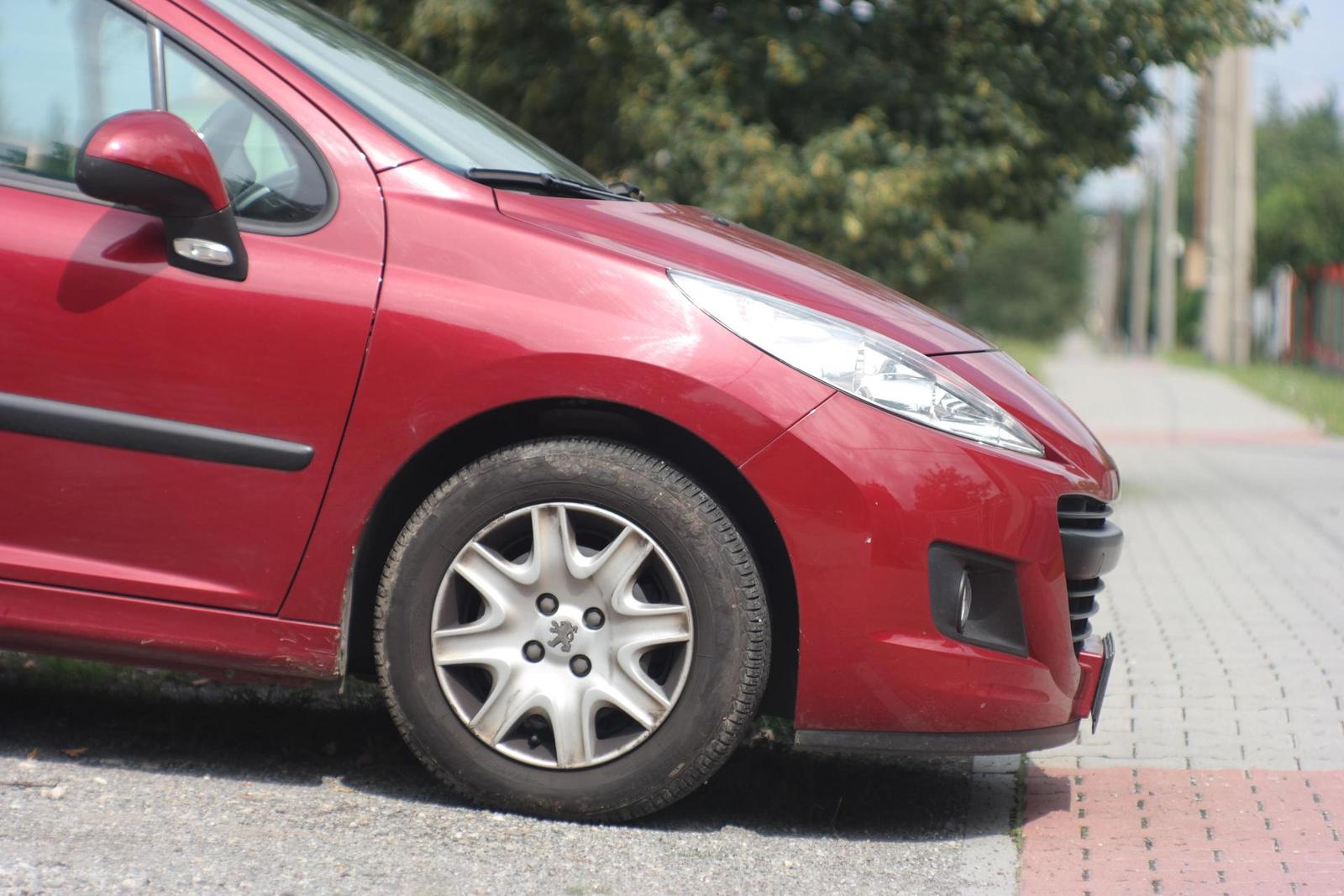 Jupiter-9 85mm F2.0 (M39)