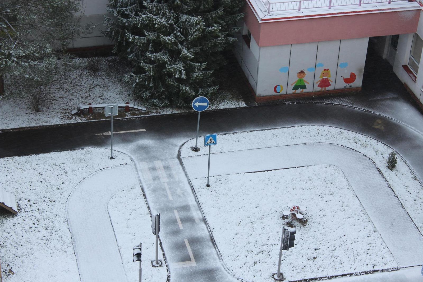 DSLR vs kompakt: Canon EOS 1200D s 18-55mm, Sony RX100