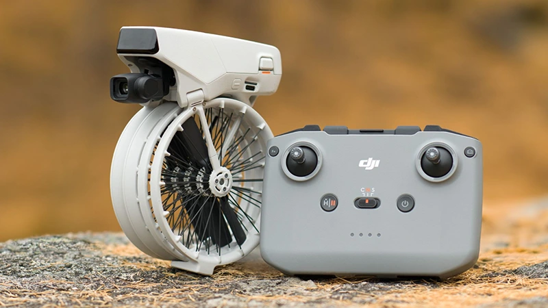 DJI uvedlo skládací dron Flip s 1/1,3" snímačem a 4K při 100 fps