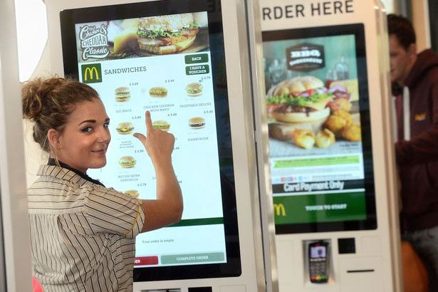 Bornes de commandes-Comment augmenter le chiffre d’affaires de mon fast food ?