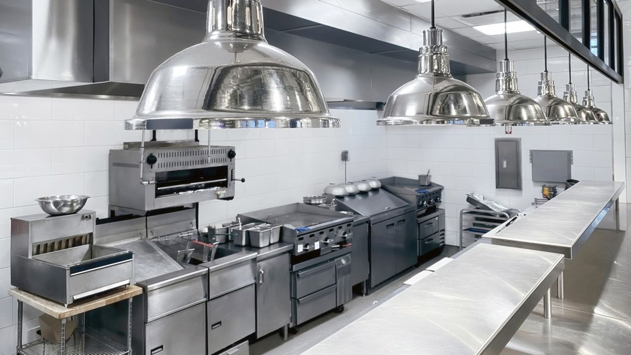 Actualités -Travail du 1er mai dans la restauration : que dit la convention collective et comment fonctionnent les dark kitchens ?