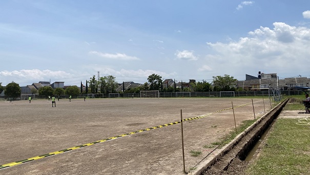 valent-jebret-kucurkan-1m-untuk-lapangan-uni