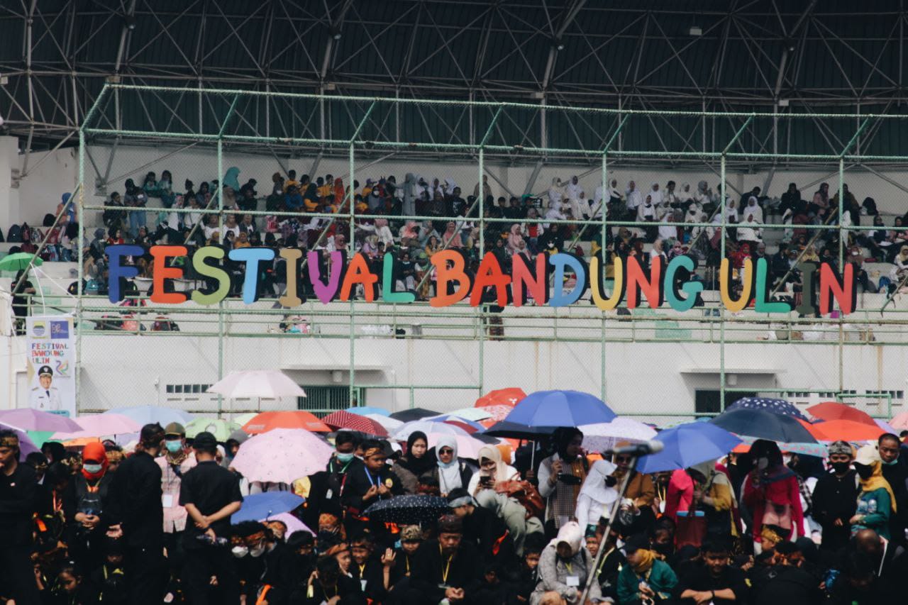 festival-bandung-ulin-pecahkan-rekor-permainan-tradisional