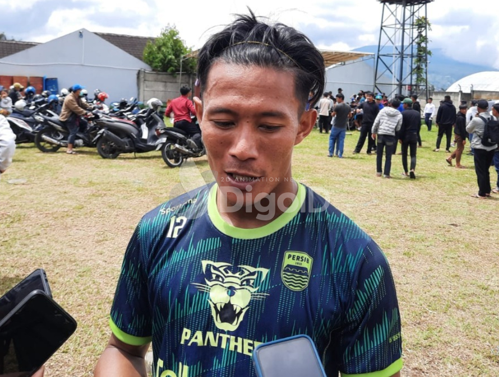 henhen-tetap-berharap-laga-persib-lawan-borneo-fc-digelar-di-bandung