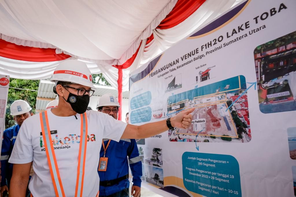 sandiaga-uno-targetkan-25-ribu-wisatawan-di-event-f1-powerboat-danau-toba