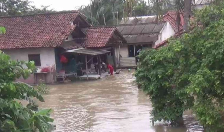 akibat-hujan-intensitas-tinggi-banjir-di-kab-bekasi-meluas-hingga-73-titik