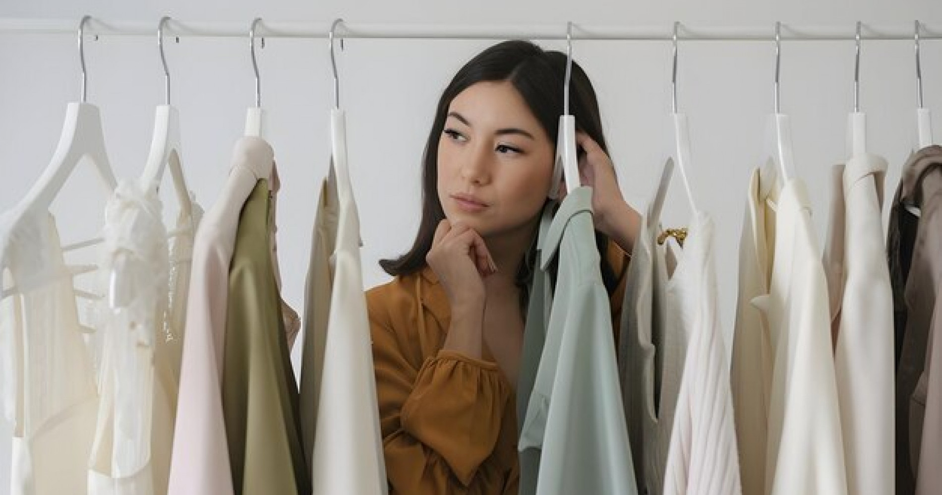 Capsule Wardrobe Jadi Tren Anak Muda, Bikin Belanja Lebih Hemat dan Lemari Tak Lagi Penuh