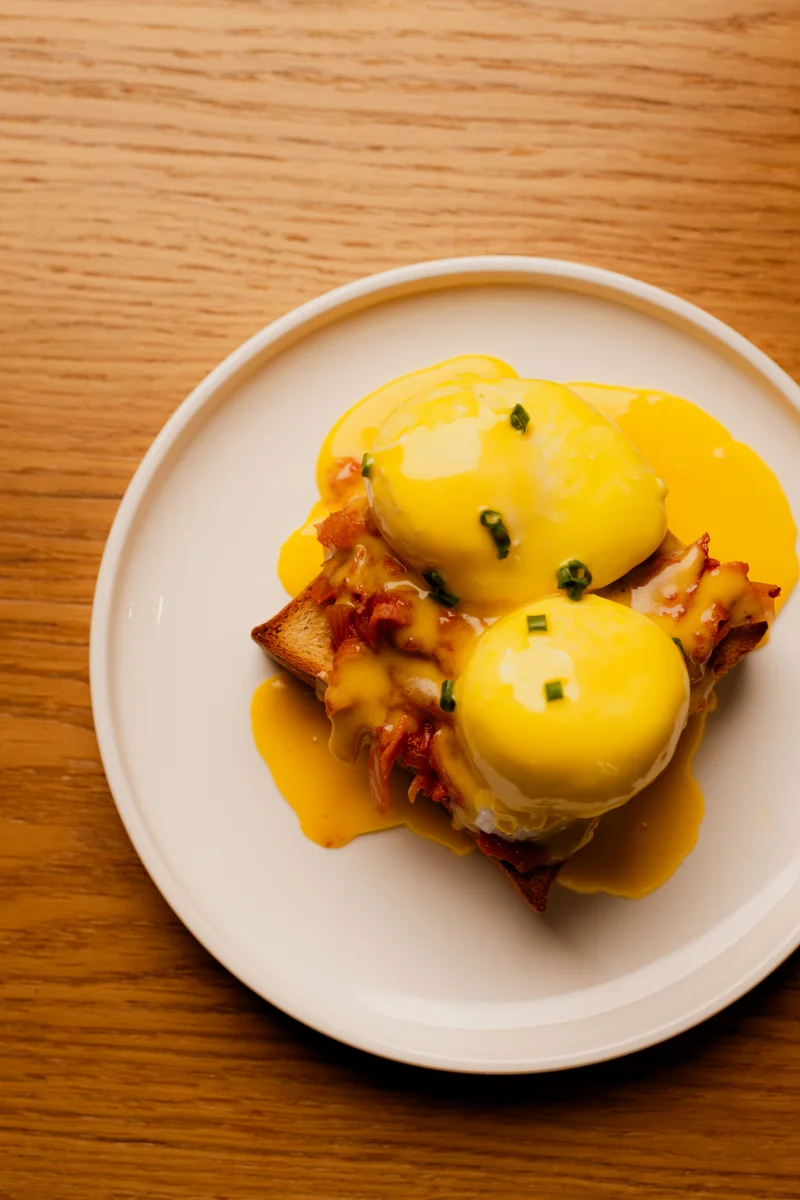 Eggs Benedict with Bacon