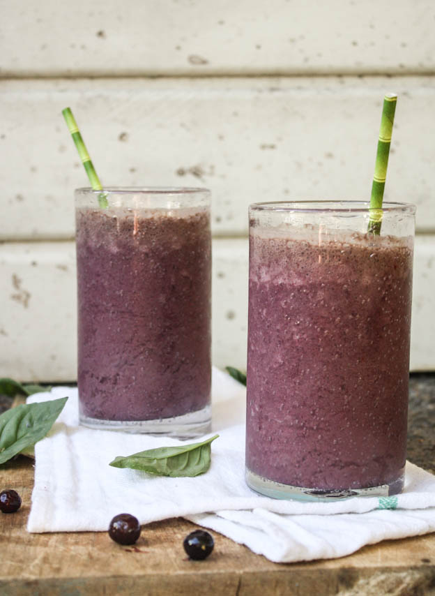 blueberry basil power smoothie