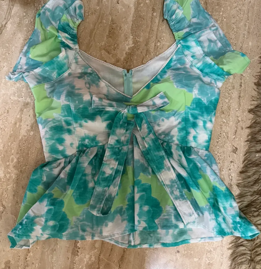 Custom top stitched by DIYO
