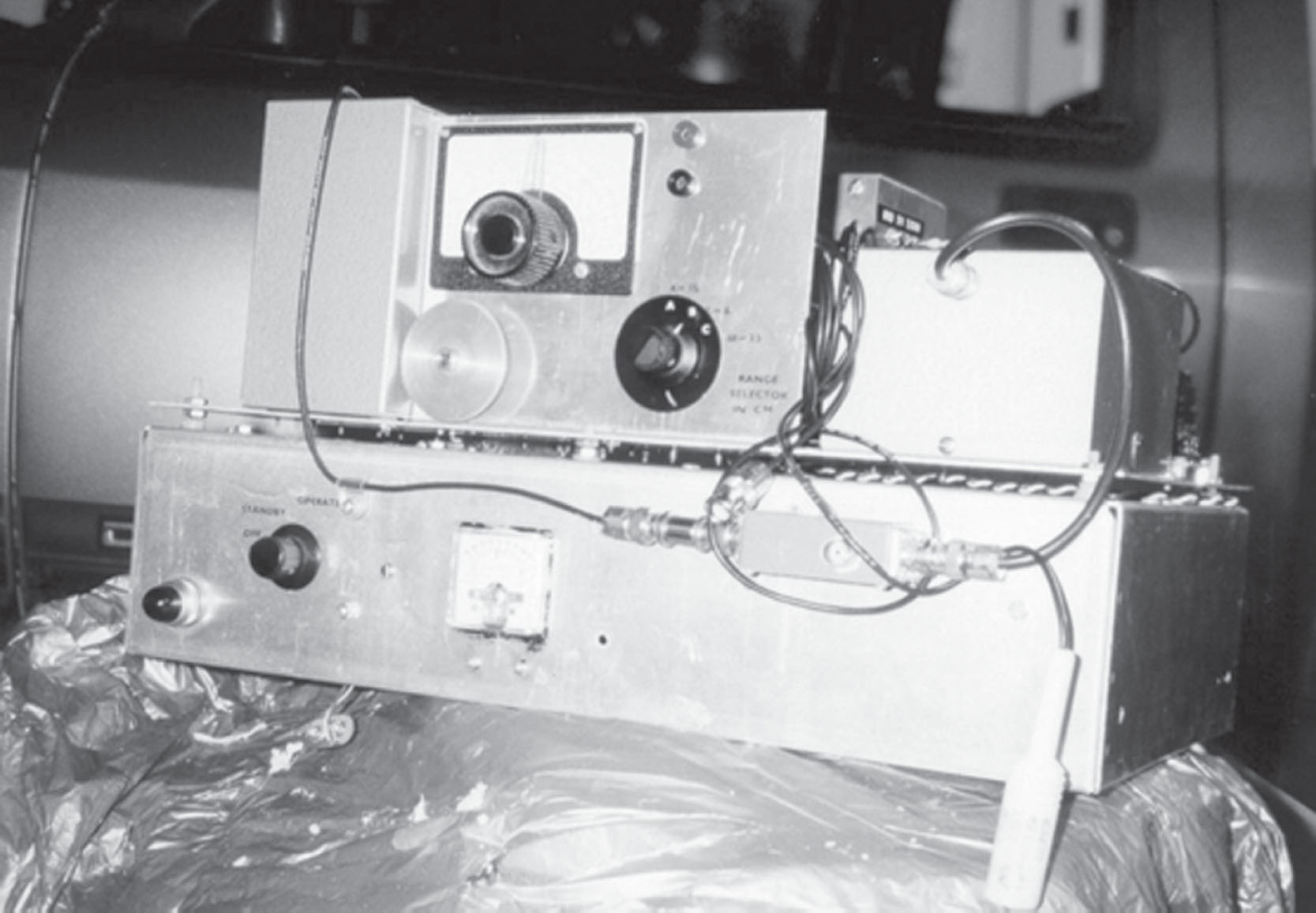 Fig. 1.7, Donald Baker, a member of Rushmer's team, introduced a pulsed-Doppler system in 1966.