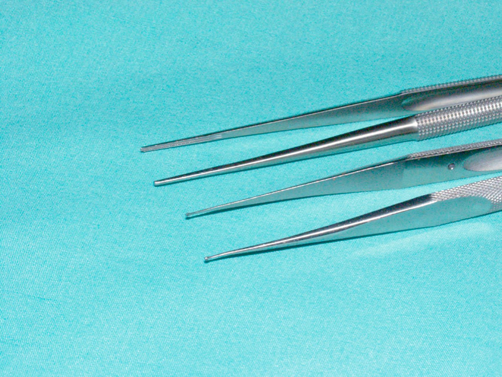 eFigure 61.15, Top to bottom, Tips of DeBakey and ring-tip forceps.