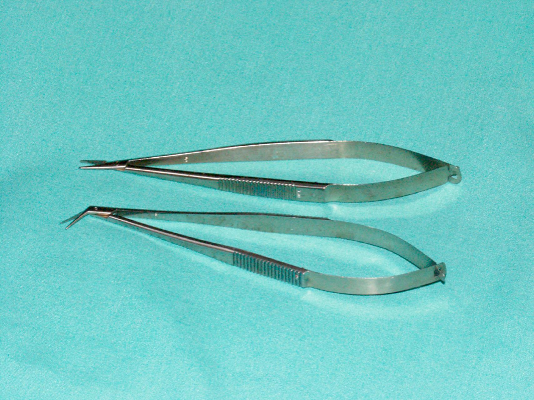 eFigure 61.18, Castroviejo scissors.