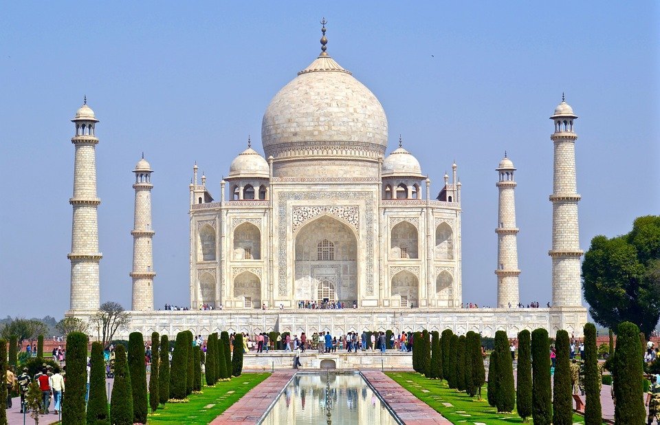 Aanschouw de indrukwekkende architectuur van de Taj Mahal in Inda
