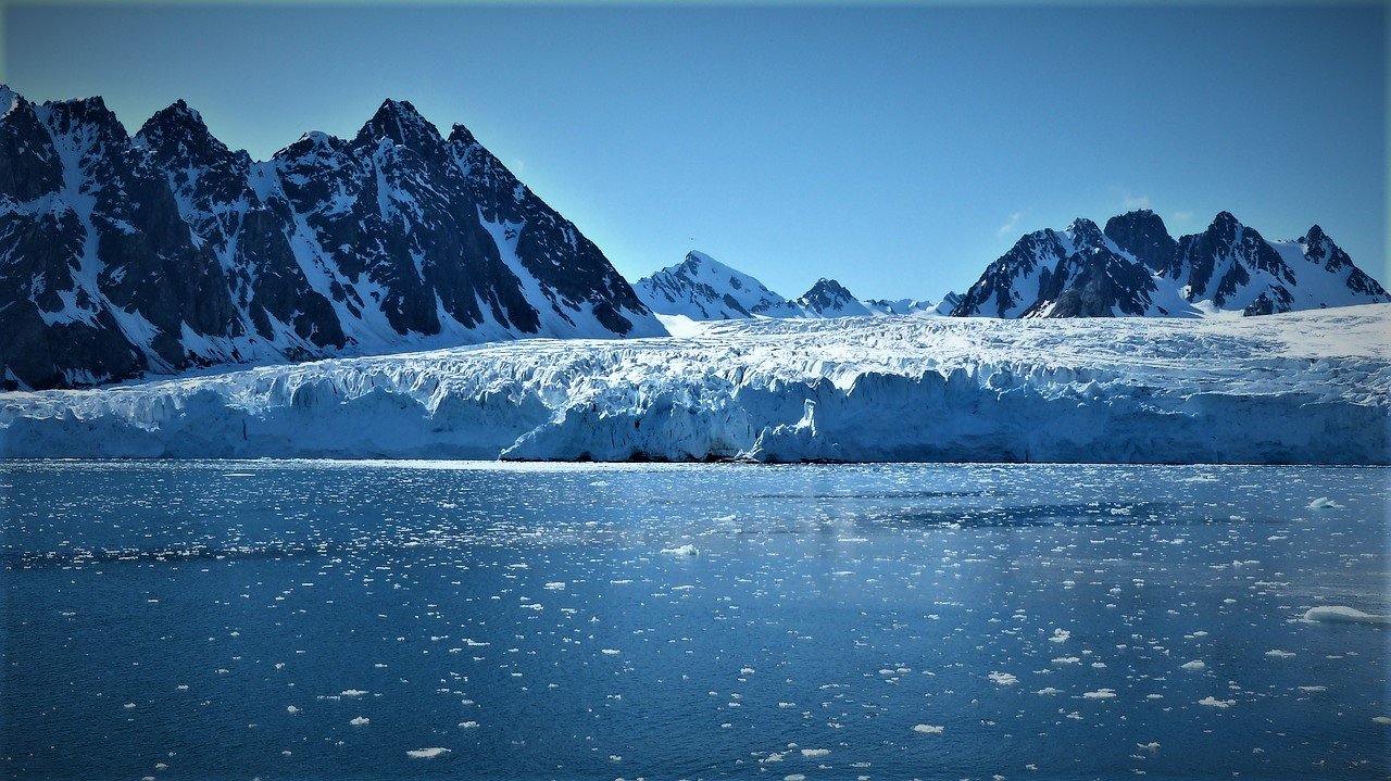 Geltsjes spitsbergen noorwegen