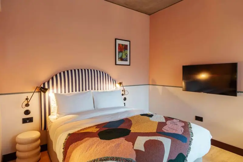 room2 Chiswick hometel