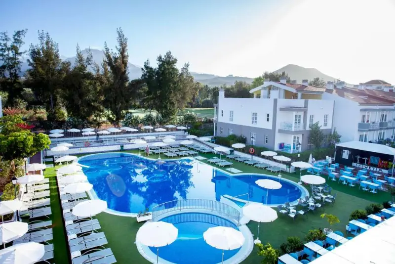 COMPOSTELA BEACH GOLF APARTMENTS