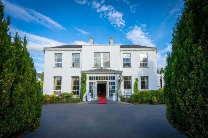 Castle Oaks House Hotel & Estate
