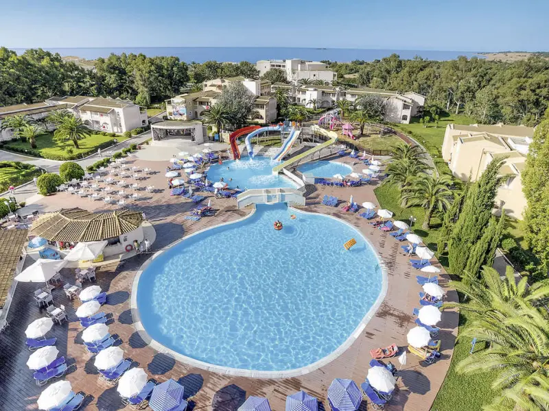 Sandy Beach & Villas