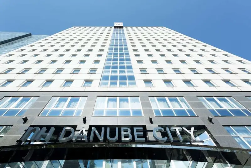 Hotel NH Danube City