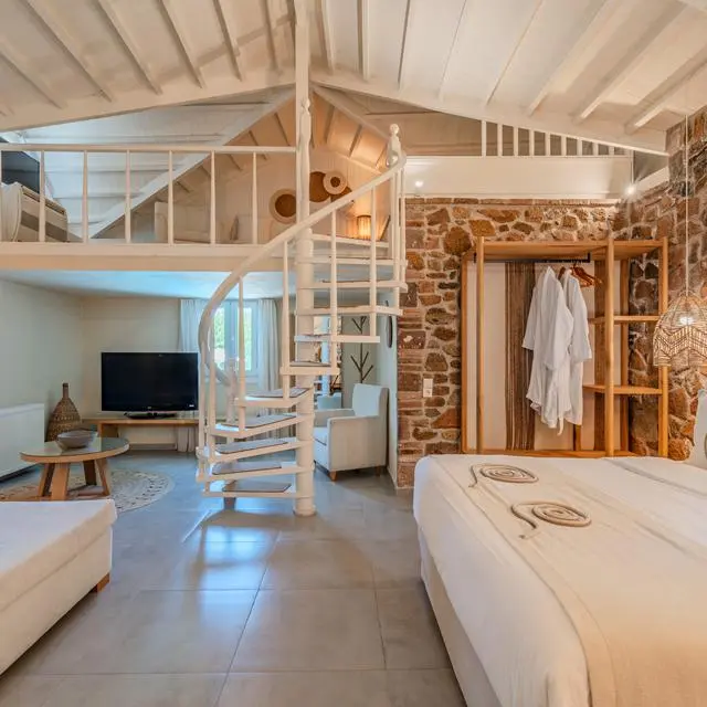 ΟΙKIES Small & Elegant Hotel