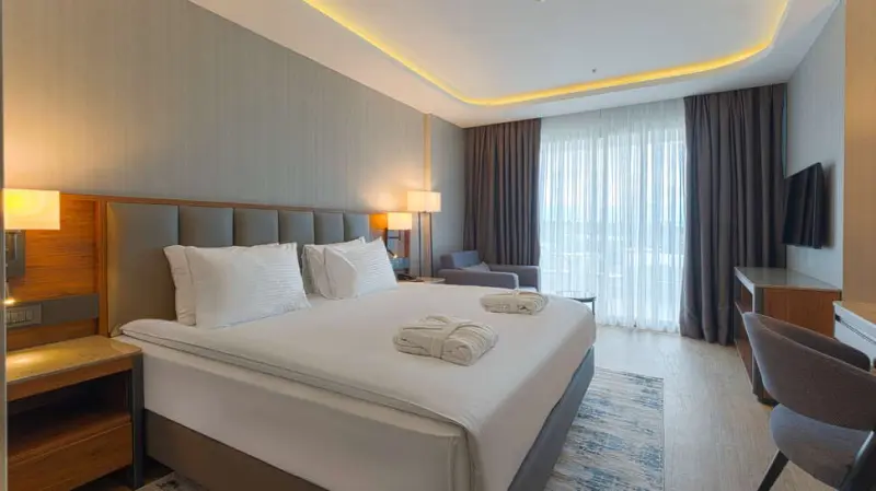 Azura World Hotel