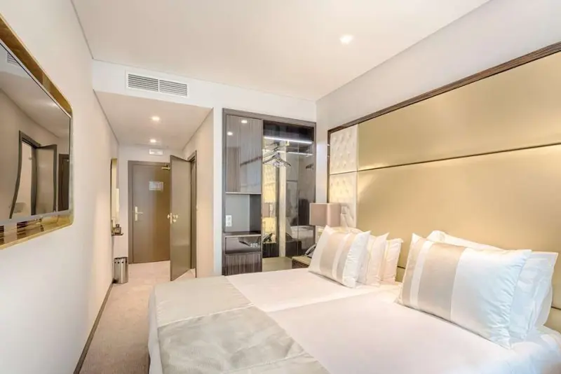 MeraPrime Gold Design Hotel