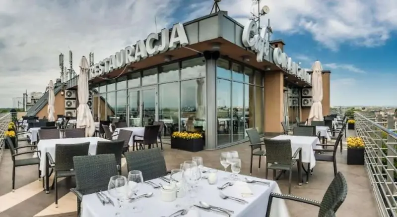 Kossak Hotel, Percheron restaurant & Oranżeria cafe