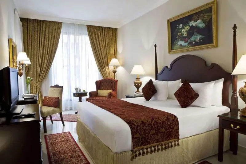 Two Seasons Hotel & Apartments