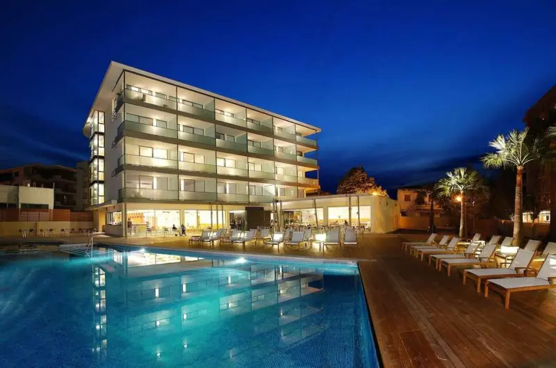 Aimia Hotel