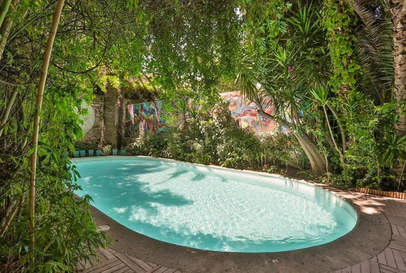 Le Windsor Jungle Art Hotel