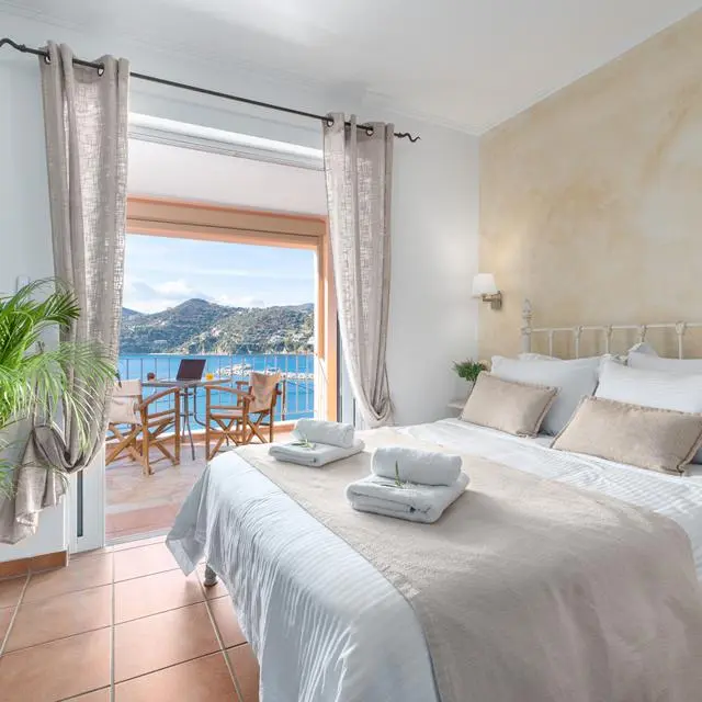 Niovi Seaview Apartments
