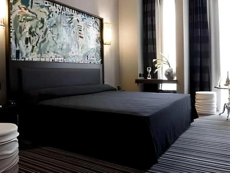 Twenty One Hotel