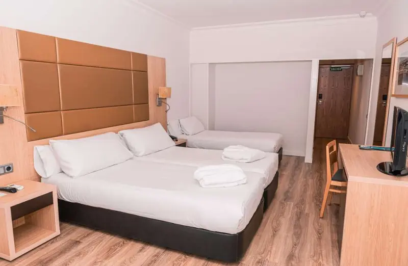 Virgen de los Reyes Hotel by Senator
