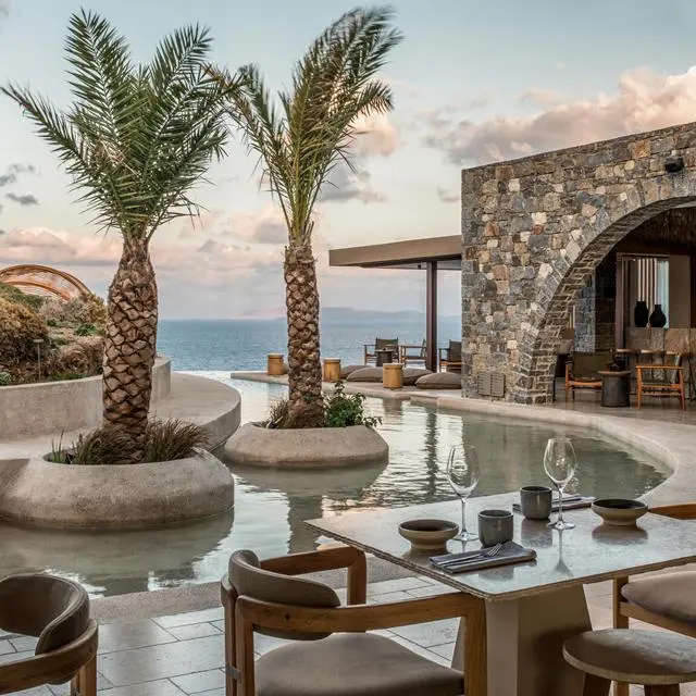Acro Suites