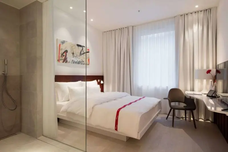 Ruby Marie Hotel & Bar