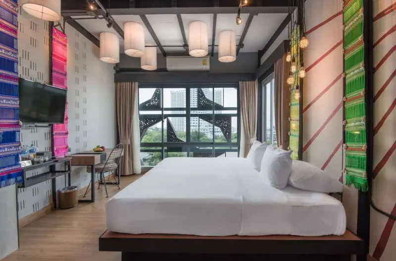 sea crest by jomtien hotel