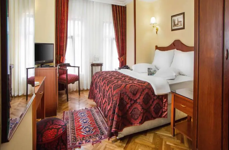 Amber Hotel