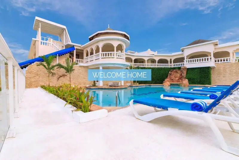 Travellers Beach Resort