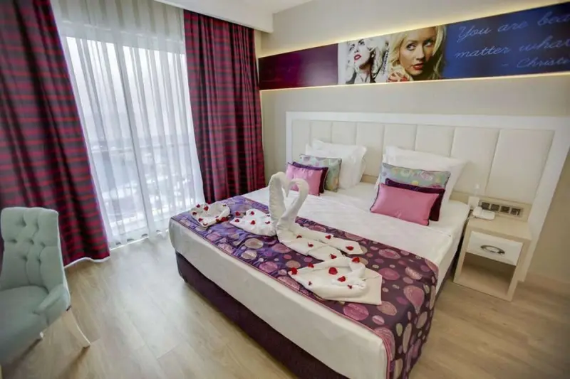 Azura Deluxe Resort & Spa