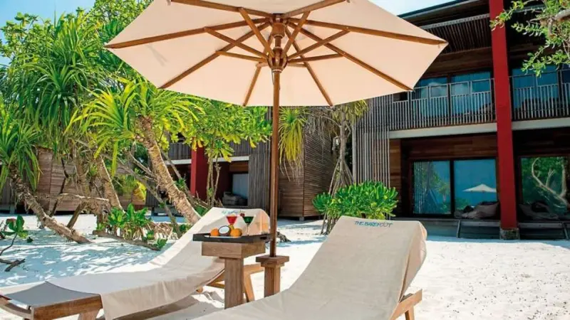 Barefoot Eco Hotel