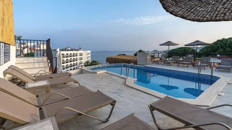 Rosy Suites Hotel