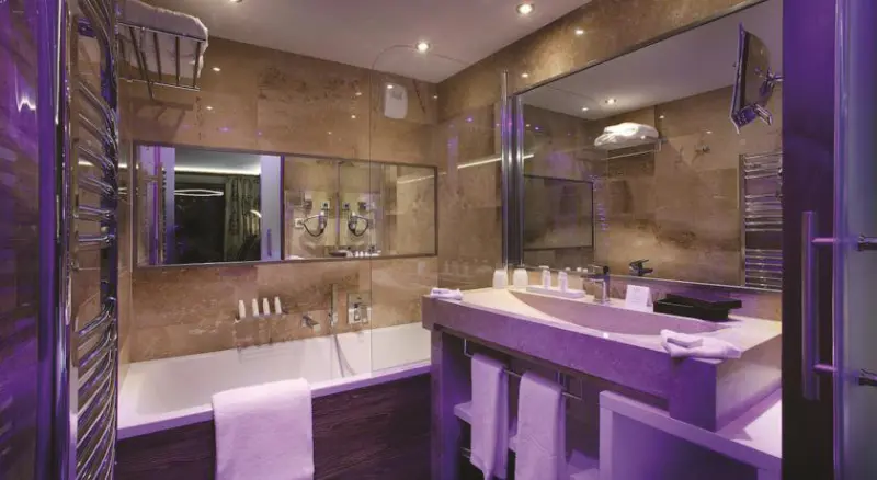 Hôtel Koh-I Nor by Les Etincelles