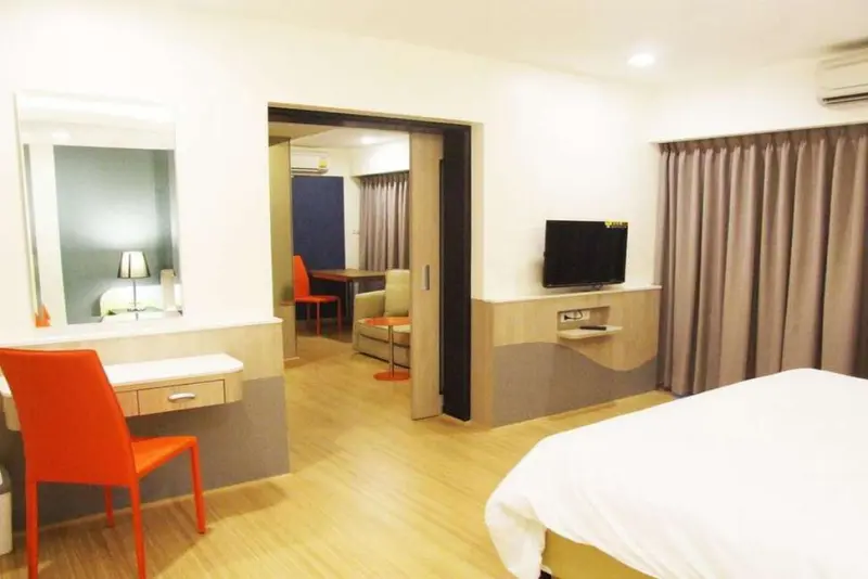 Grand Tower Inn Sathon