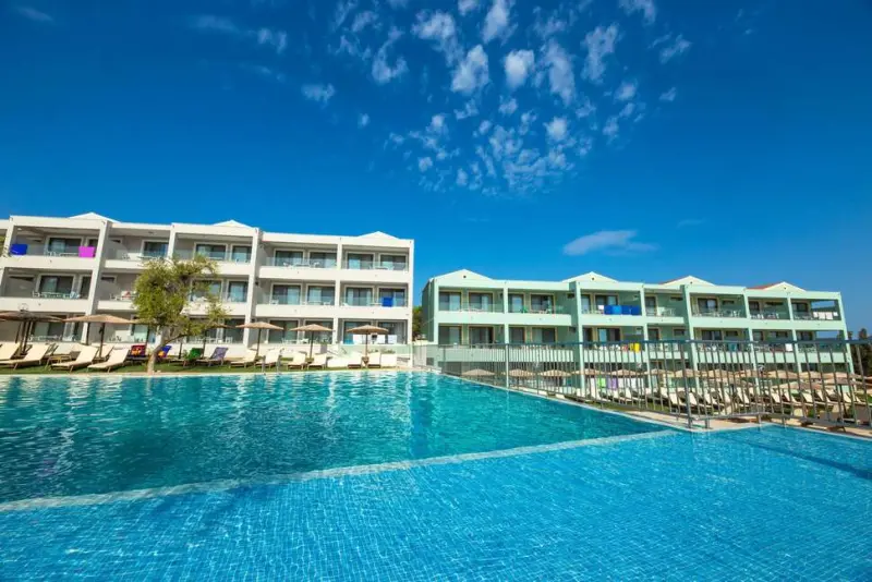 Aparthotel Robolla Beach