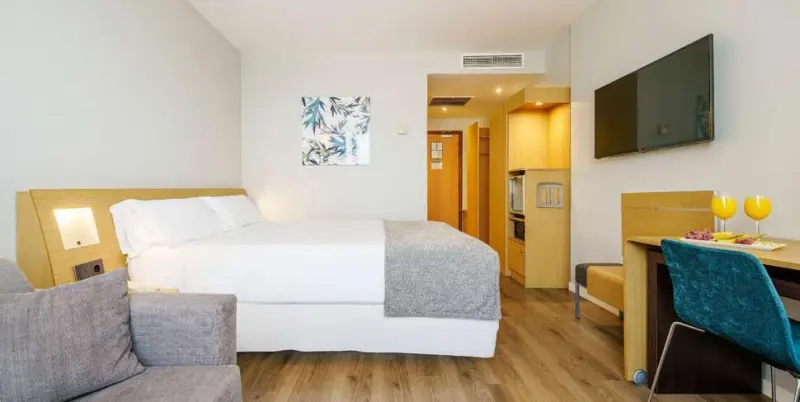 Hotel ILUNION Valencia 4