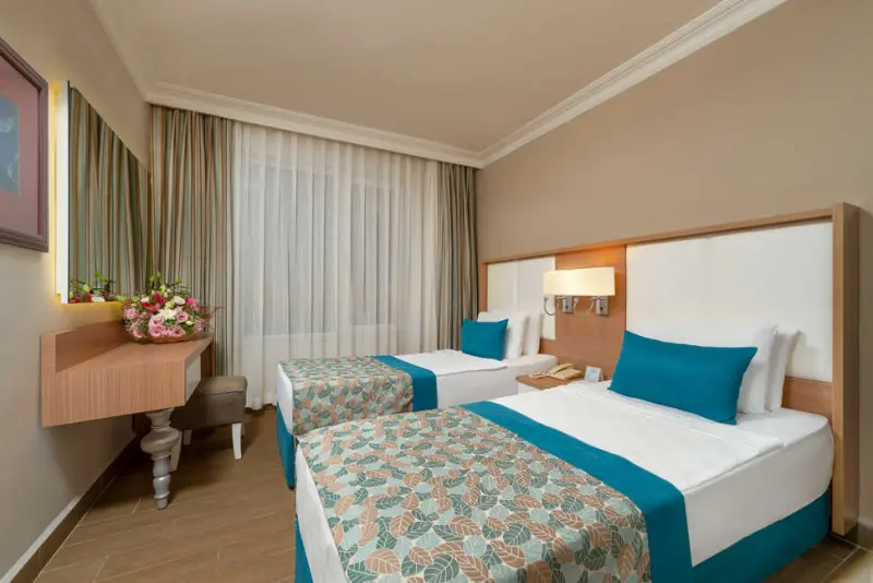 Royal Garden Select & Suite Hotel