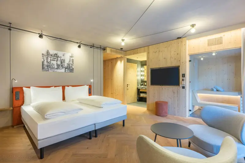 LA TAMBRA - Hotel Lodge + Residence