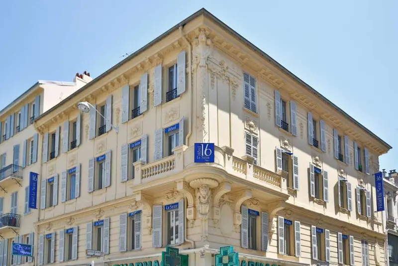 Hôtel Seize