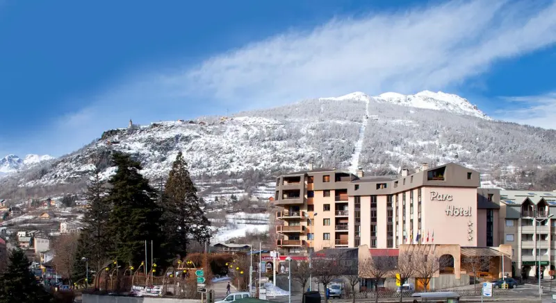 SOWELL HÔTELS LE PARC & SPA